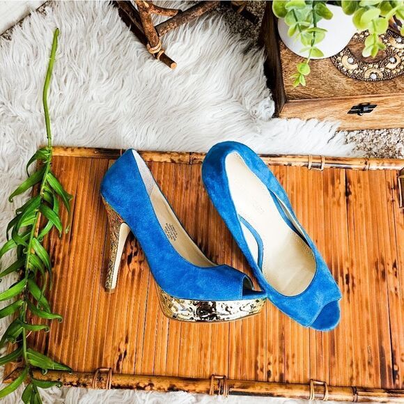 Enzo Angiolino Aqua Blue Suede Leather Sexy Peep Toe Pumps. - Picture 3 of 15